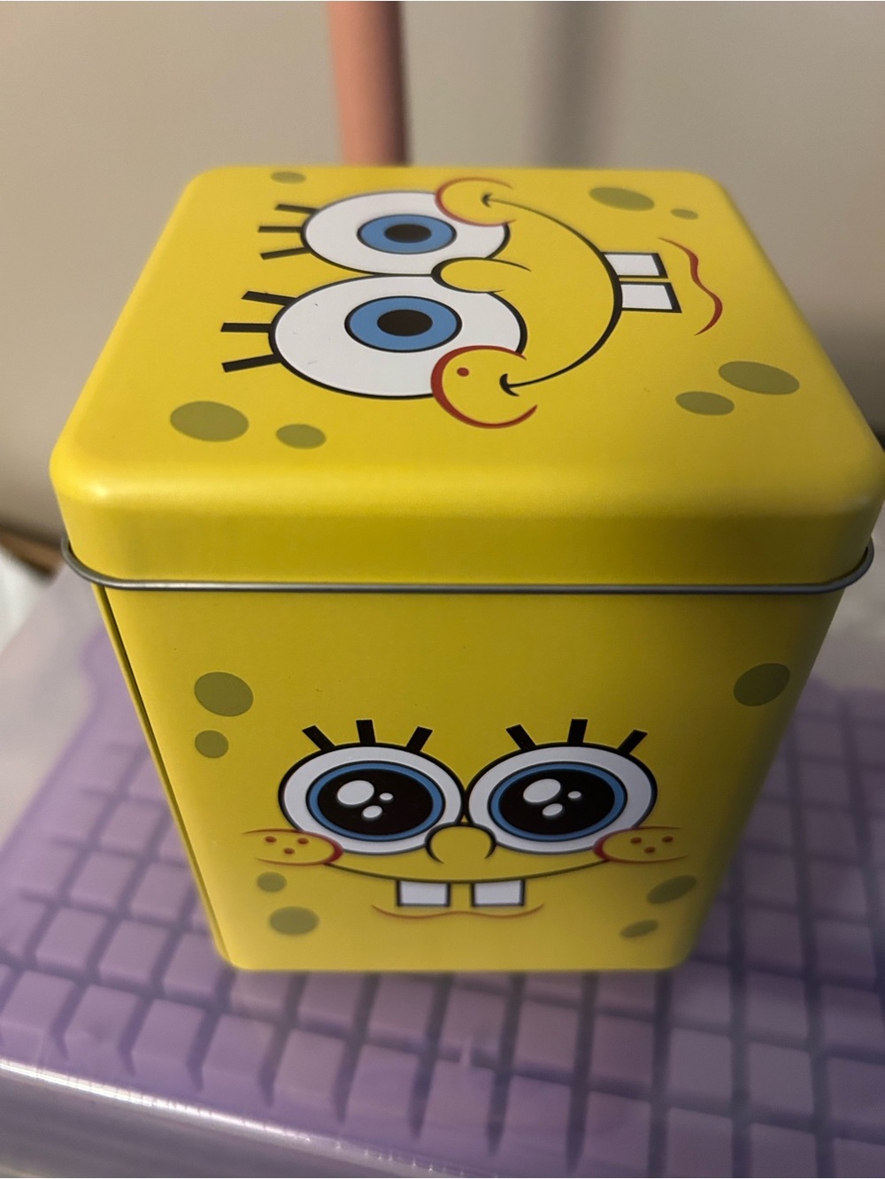 SpongeBob Keepsake tin with 3 or crew socks